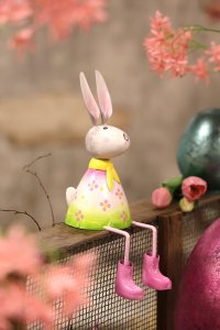 Metall Hase Emmi als Kantenhocker