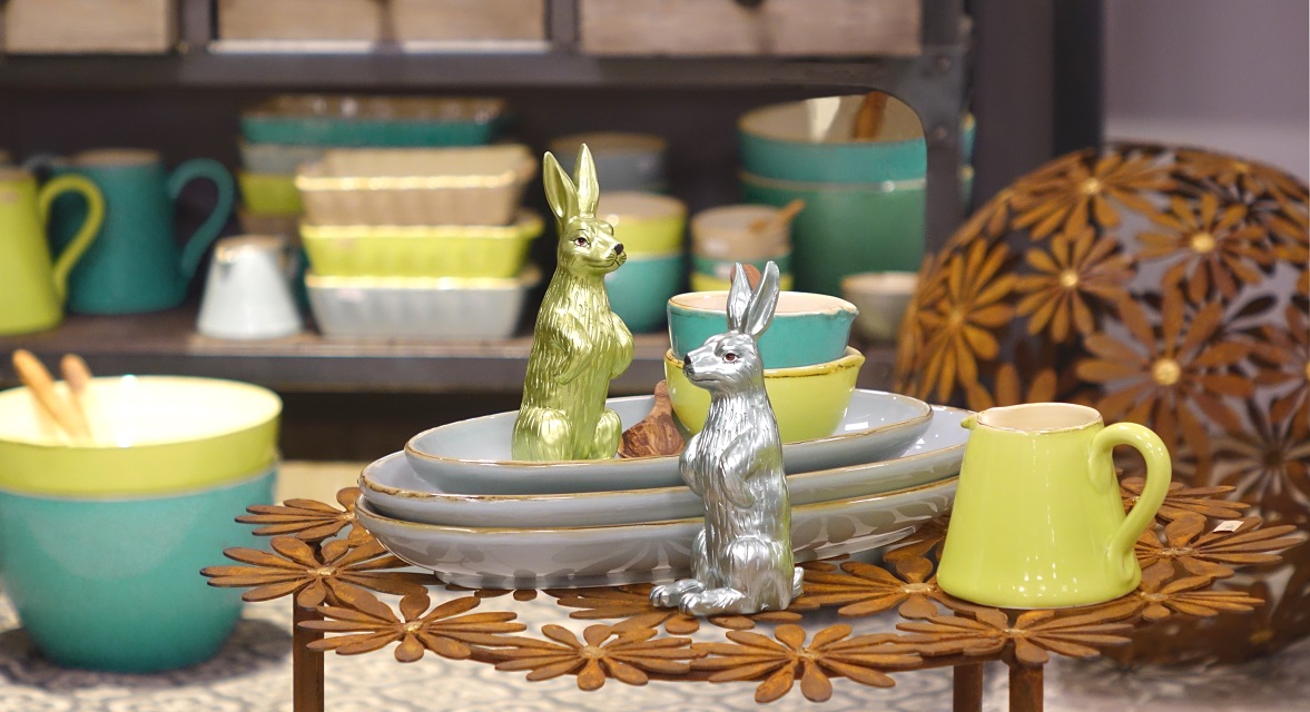 Grün und Form Keramik mit Hasen dekoriert
