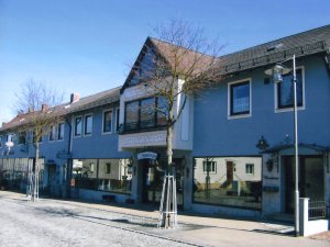 Das große blaue Haus in der Tellerstraße in Burgau